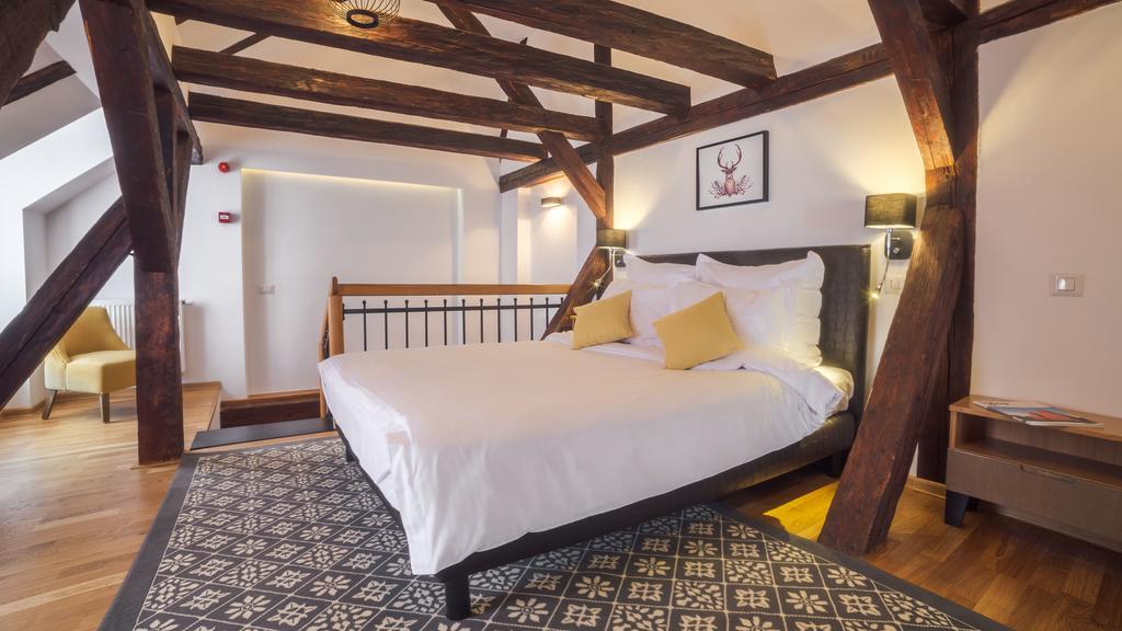 Antler Boutique Hotell Braşov Exteriör bild