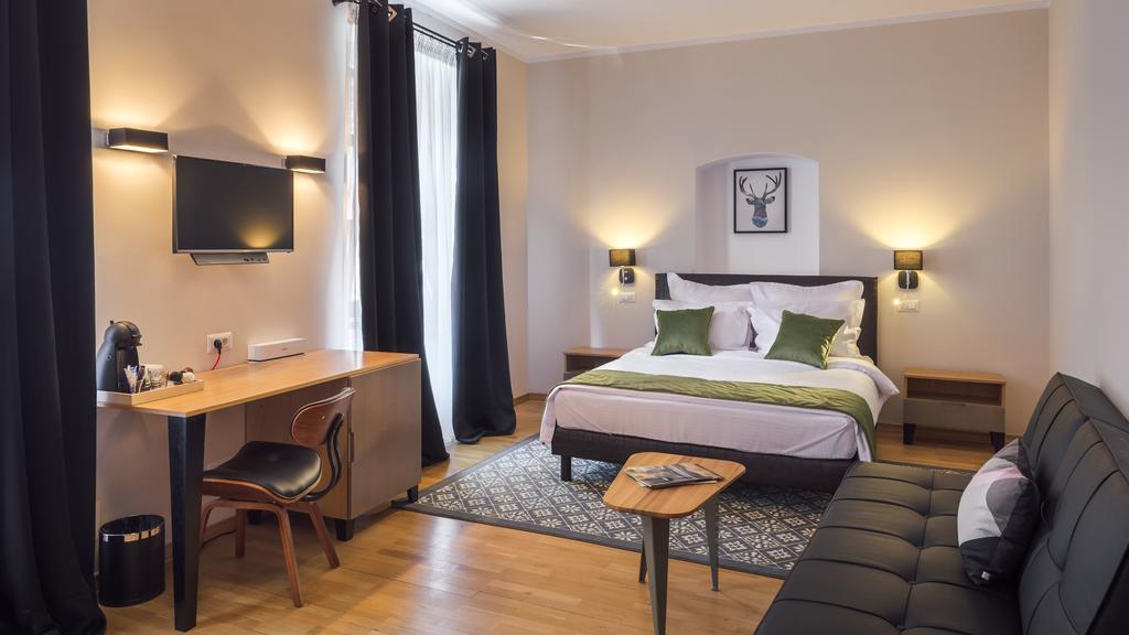 Antler Boutique Hotell Braşov Exteriör bild