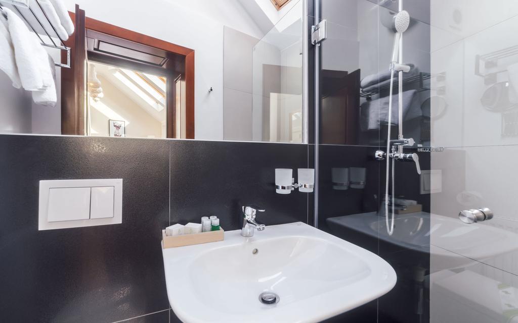 Antler Boutique Hotell Braşov Exteriör bild