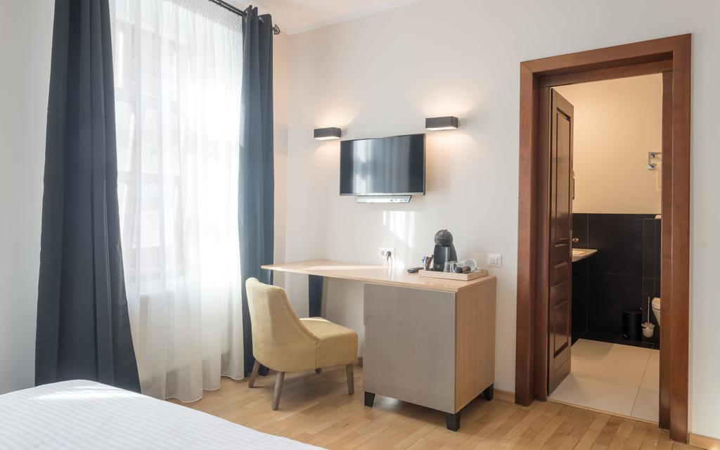 Antler Boutique Hotell Braşov Exteriör bild