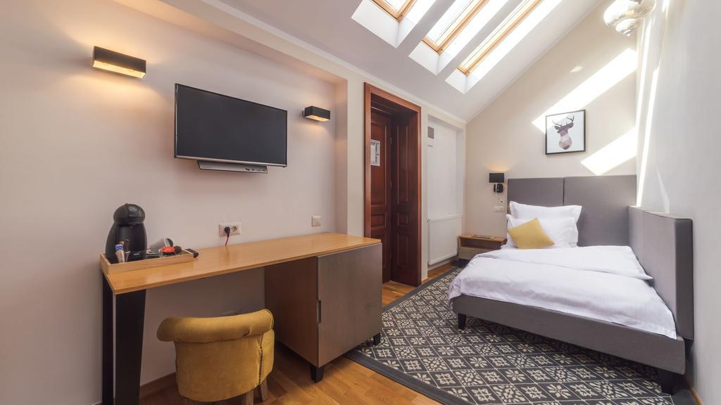 Antler Boutique Hotell Braşov Exteriör bild