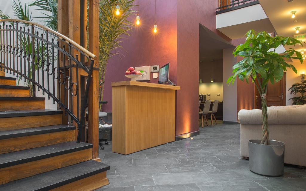 Antler Boutique Hotell Braşov Exteriör bild