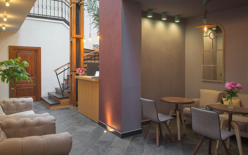Antler Boutique Hotell Braşov Exteriör bild
